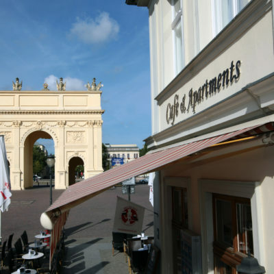 Eis-Café-Potsdam-Brandenburger-Tor